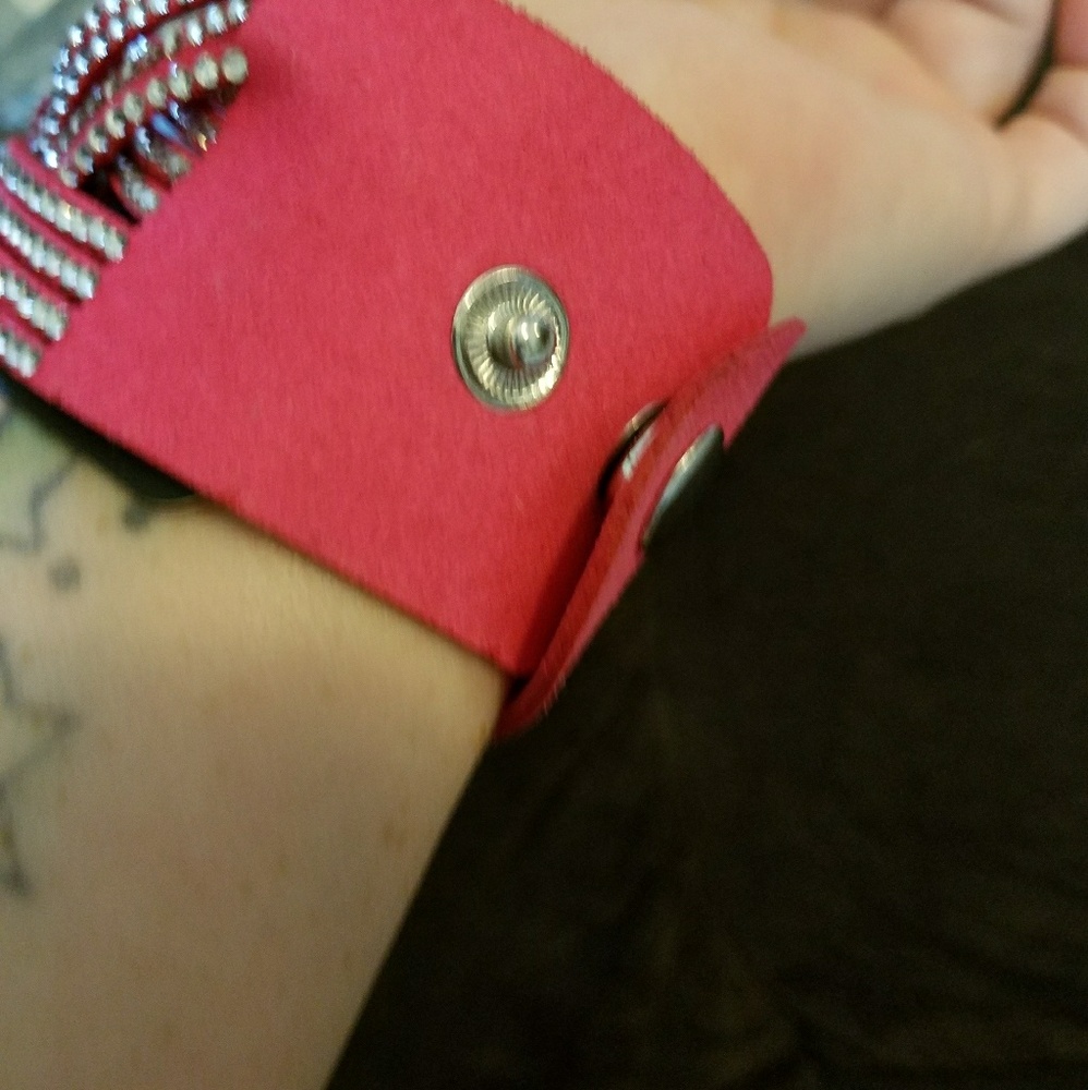 Red leather wrap - Picture 3 of 3